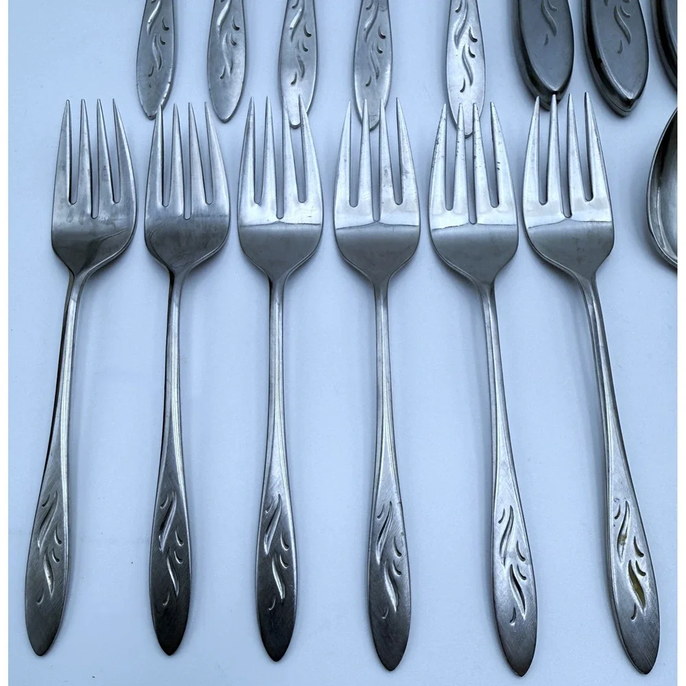 Oneidacraft SS Ember Glow Svc for 6 Flatware 5pc Place Settings -1 pc Vtg 29pcs